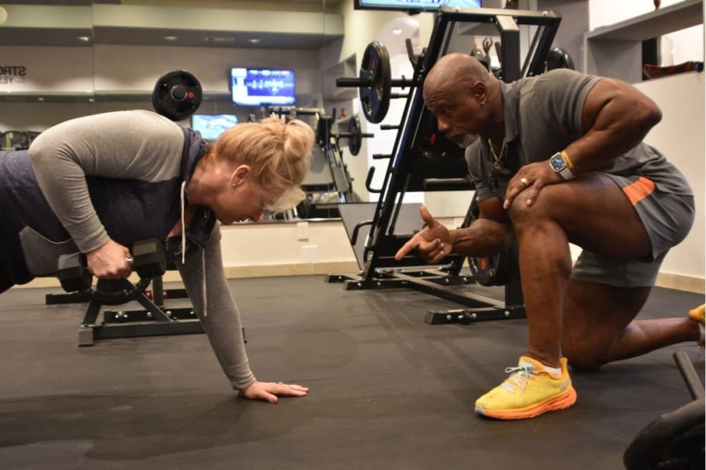 Former professional football player opens Robert Johnson Training facility in Sugar Land