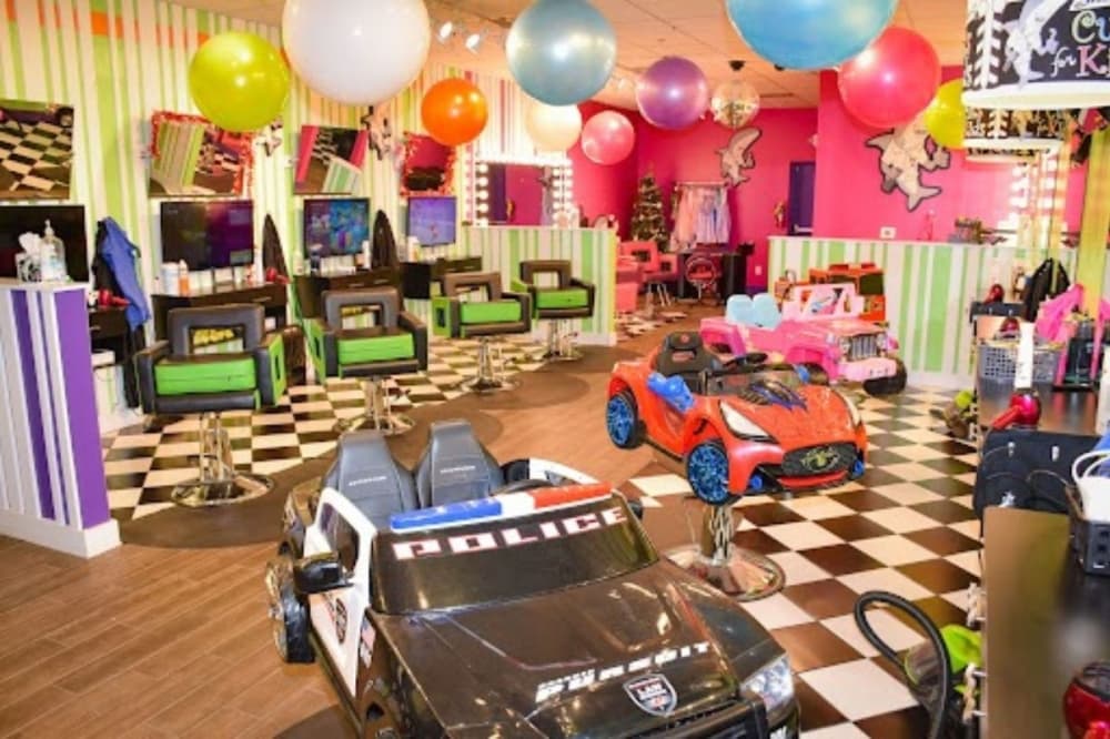Sharkey's Cuts for Kids coming soon to Conroe