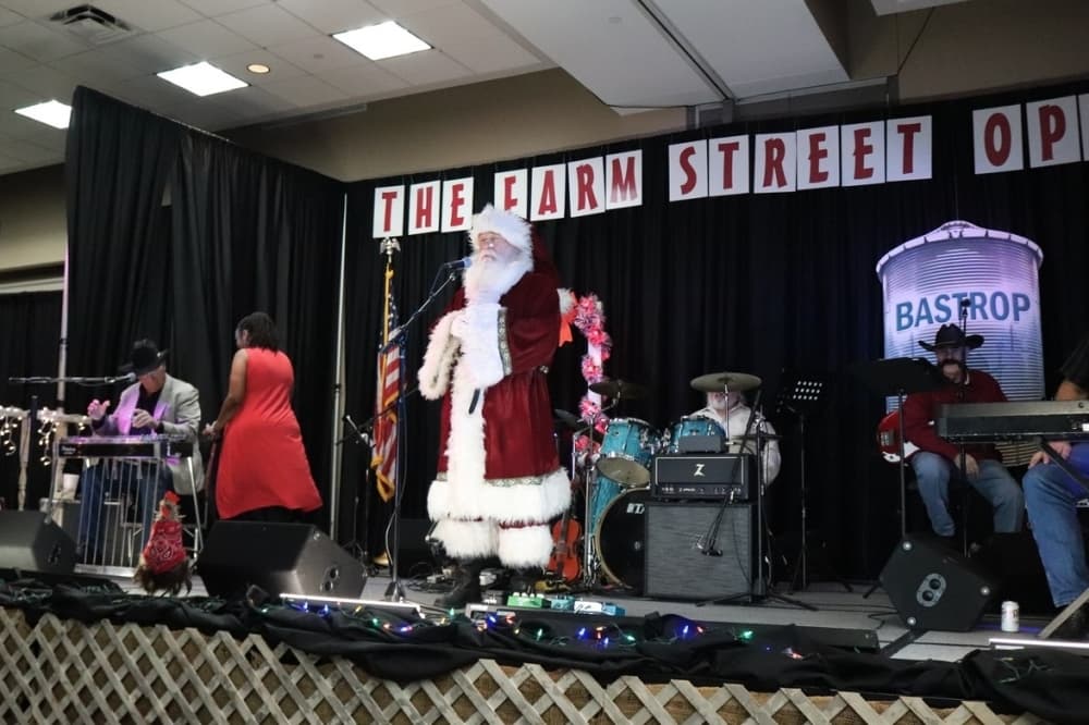 Farm Street Opry to host Rockin' Country Christmas on Dec. 5