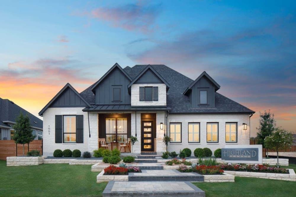 Flora model homes to open in December, amenity center breaks ground
