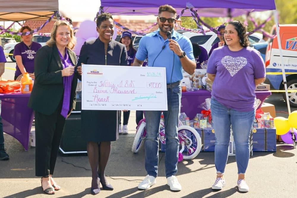 Willis Supermarket celebrates 15th anniversary