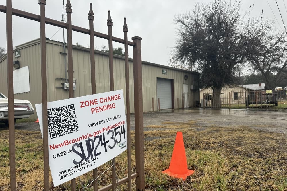 New Braunfels denies rezoning request for 135-foot tall cell tower