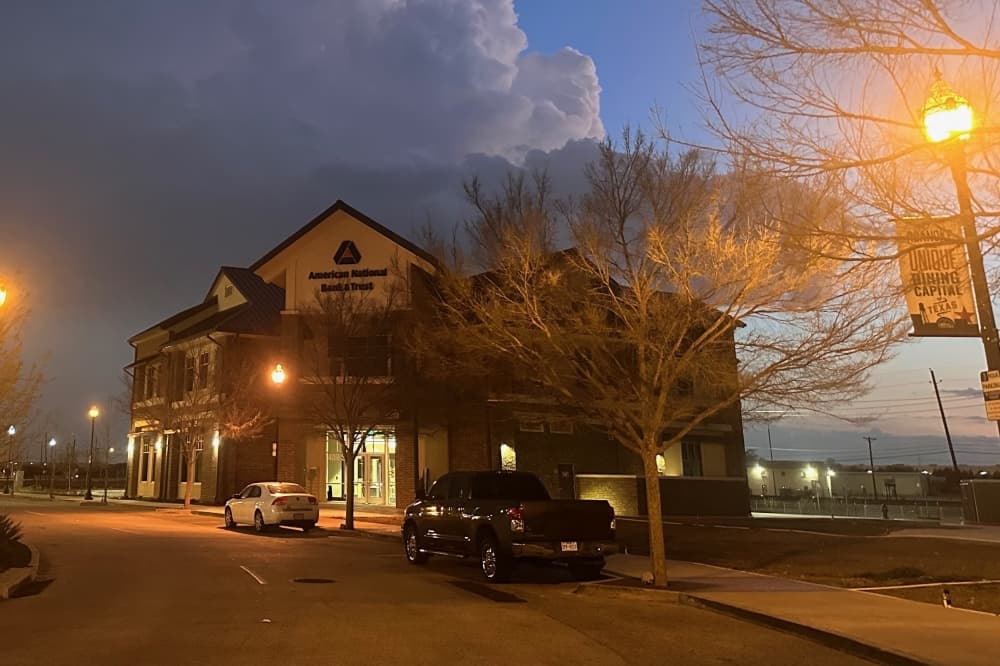 American National Bank & Trust now open on Oak Street in Roanoke
