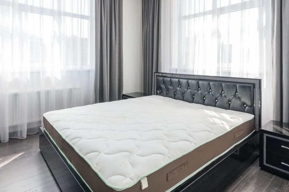 Mattress store opens in Webster