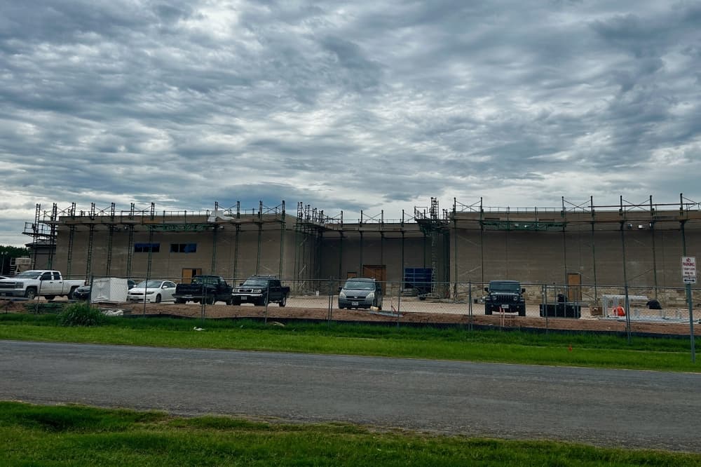 Bastrop, Cedar Creek Middle School conversions progressing on schedule