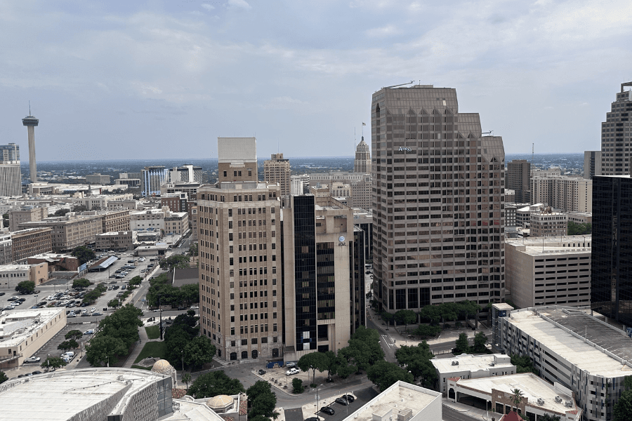 Amegy Bank partnered with the architectural firm, Perrin Projects, and other firms to design the new headquarters.
