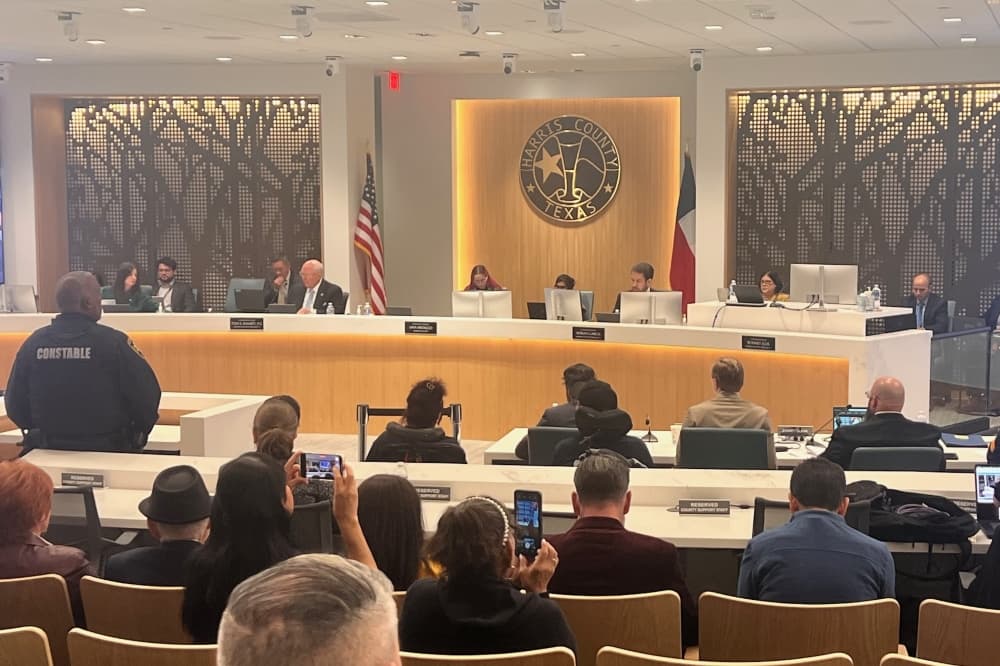 Harris County commissioners choose not to restrict panhandling, roadside solicitors
