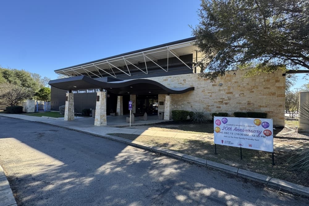 Semmes Branch Library hosts 20th anniversary celebration
