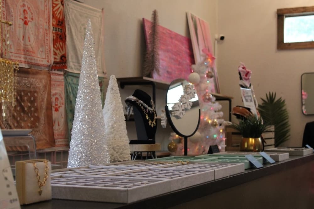 Mixie Permanent Jewelry expands storefront in Gruene