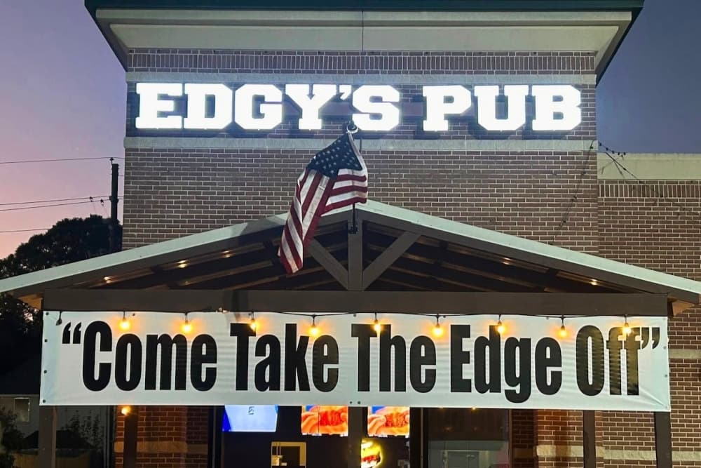 Cypress bar Edgy's Pub now open at Copper Grove shopping center