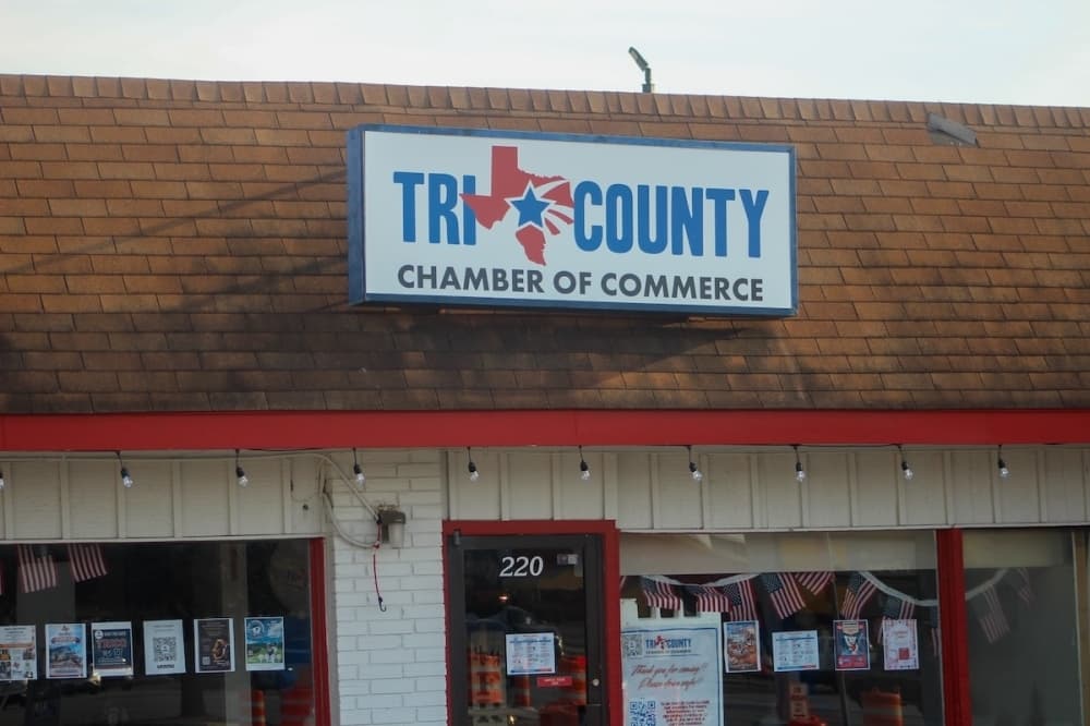 Texas Tri-County Chamber of Commerce officials celebrate opening of headquarters in Universal City