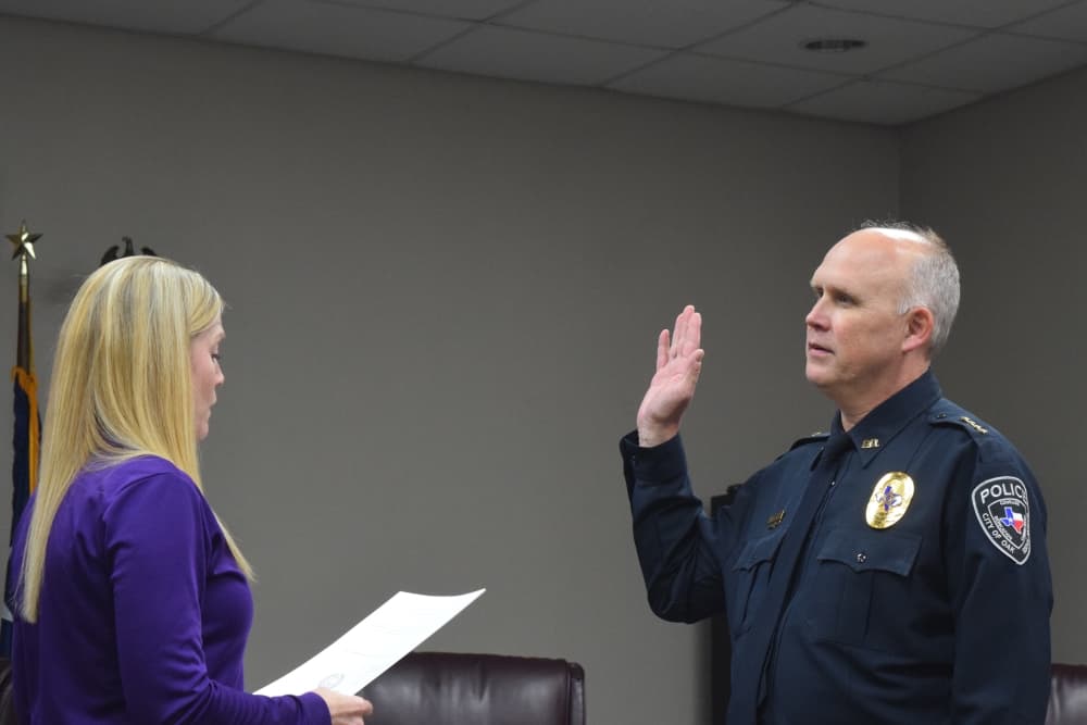 Oak Ridge North swears in new police chief