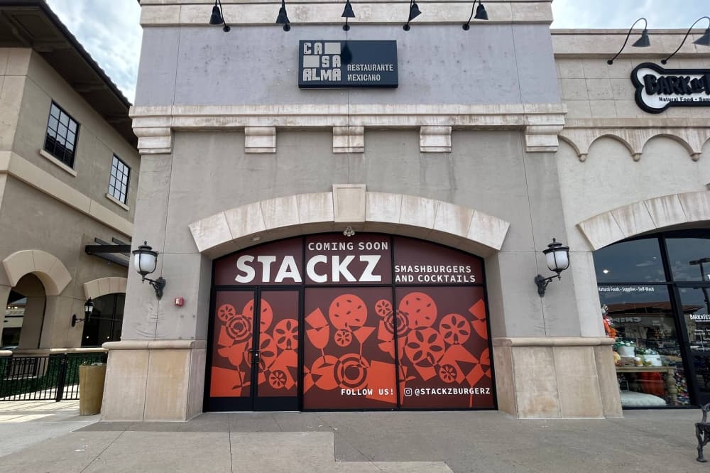 Stackz Smash Burgers & Cocktails to offer double-patty burgers, boozy milkshakes in Frisco