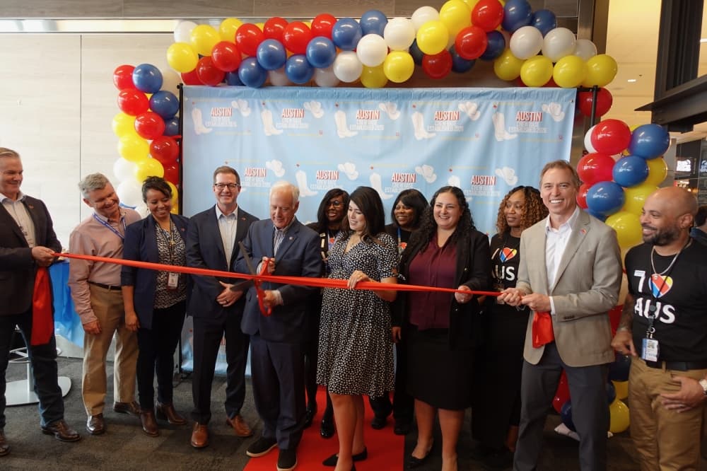 Officials celebrate new Southwest crew base at Austin airport