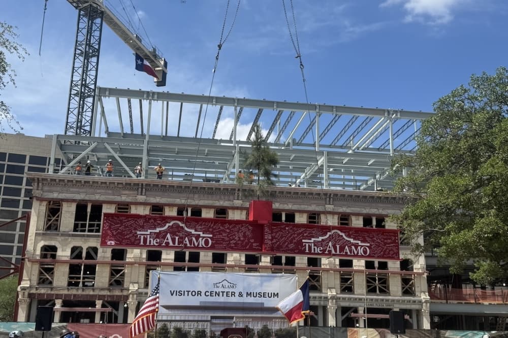 Final steel beam placed: The Alamo holds Visitor Center and Museum topping out ceremony
