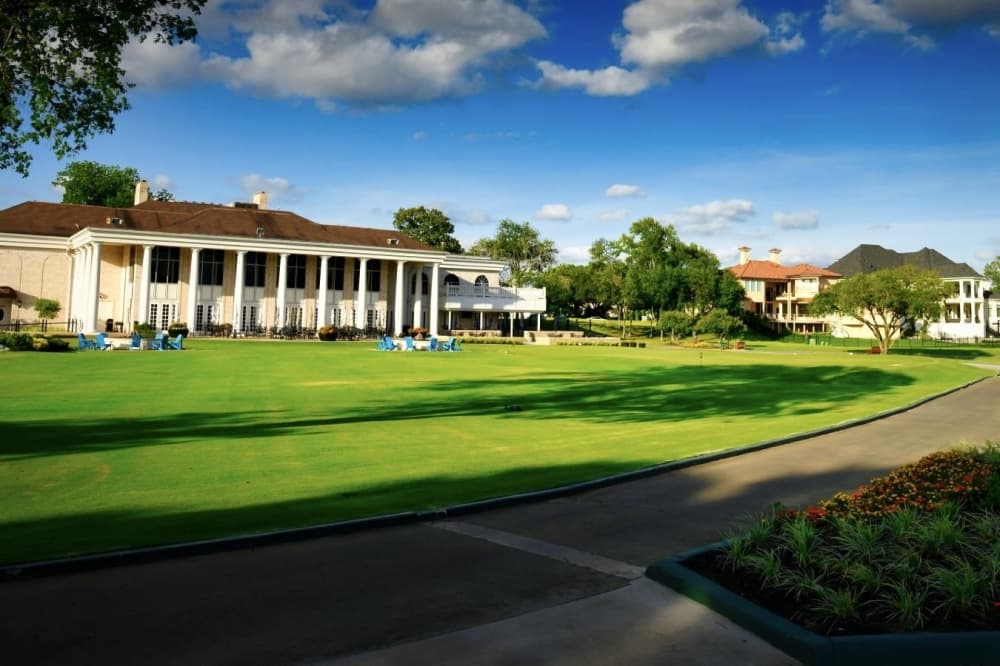 Sugar Creek Country Club undergoes member space, golf course renovations