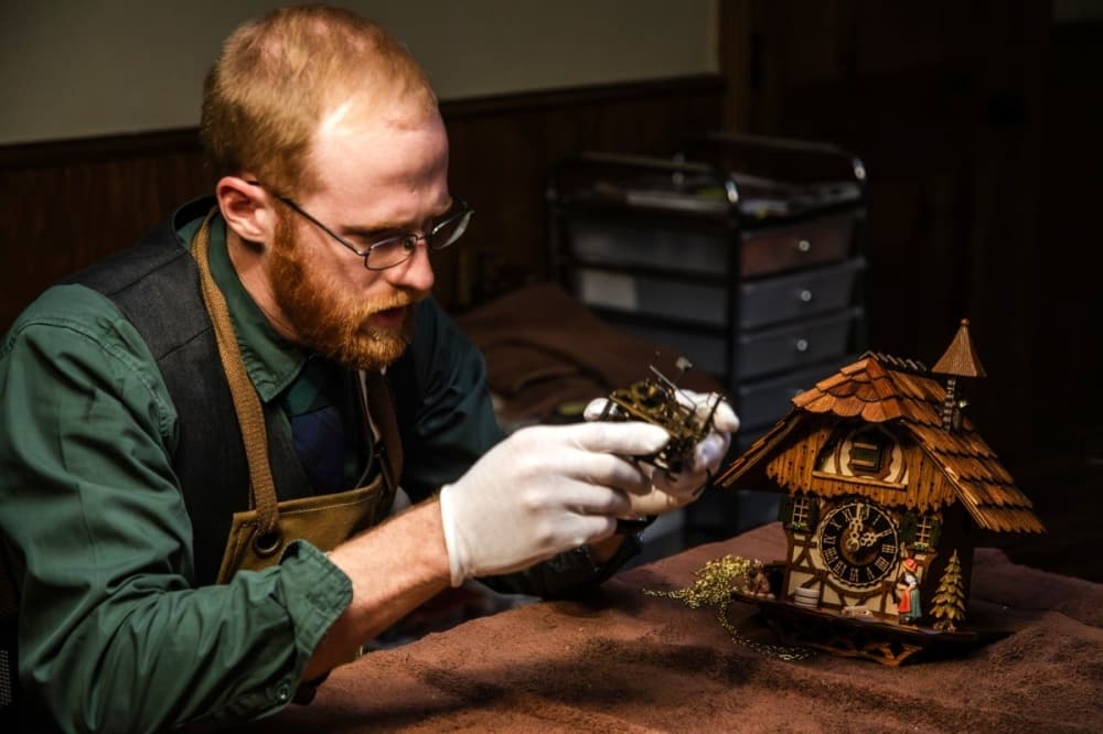 Locene Clockworks repairs, services clocks in new location in Grapevine
