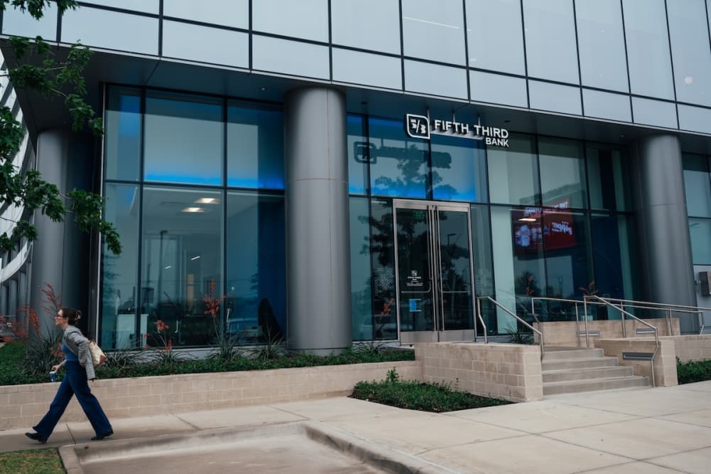 Fifth Third Bank opens new financial center in Frisco