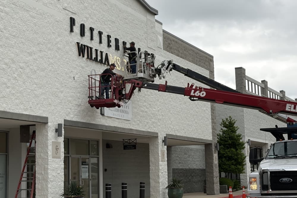 Pottery Barn, Williams Sonoma outlet to sell furniture, cookware in Grapevine