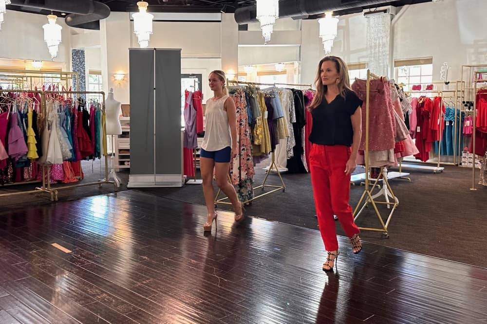 Colleyville boutique owner Lisa Dean coaches young women in confidence, leadership