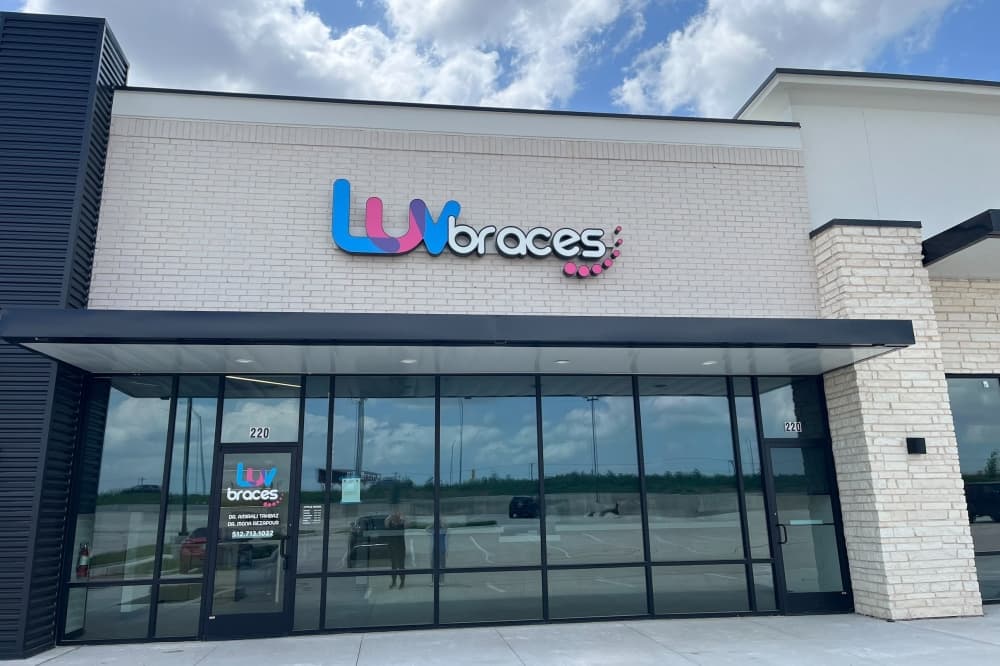 Luv Braces opens new Hutto location