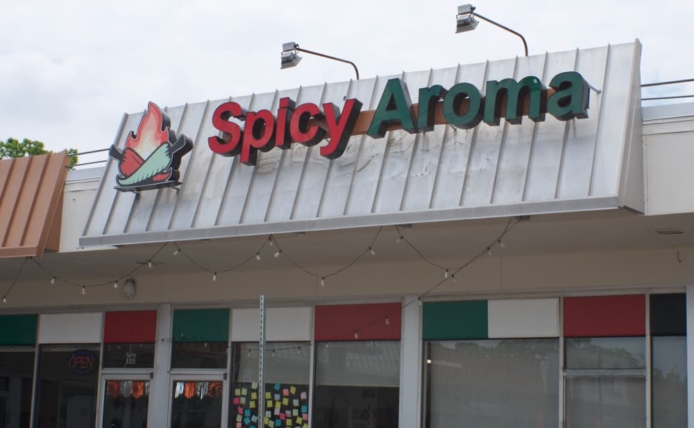 Spicy Aroma offers Indian flavors, breakfast buffet in Denton