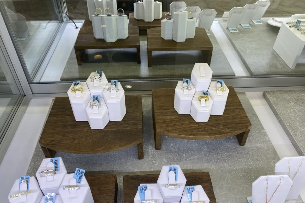 Silver Palace Outlet now offering jewelry at Allen Premium Outlets