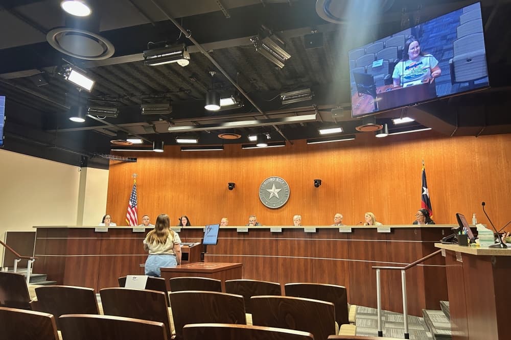 Round Rock ordinance allowing citizens to place items on agenda, speak for 15 minutes repealed