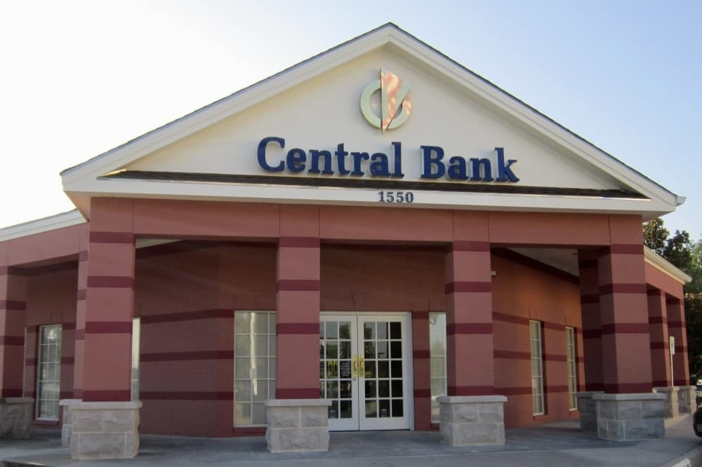 Houston's longest independent bank celebrates 70th anniversary