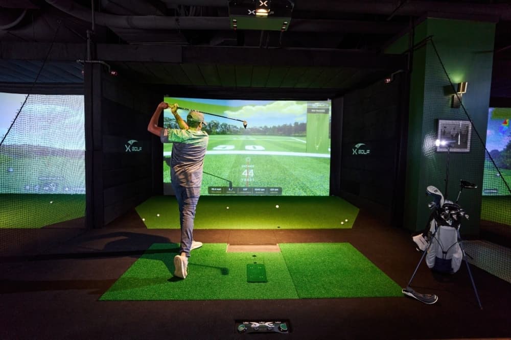 X Golf Alliance offers simulators, drinks, food in north Fort Worth