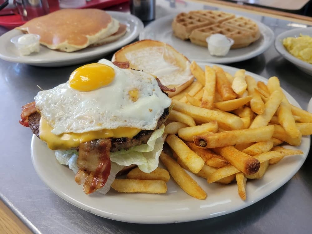 Mom's Cafe reopens under new ownership in Allen
