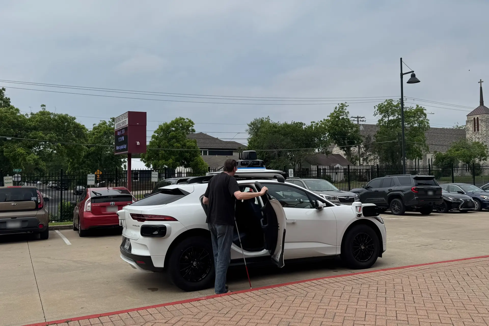 Texas senators weigh impact of driverless vehicles amid recent state regulations