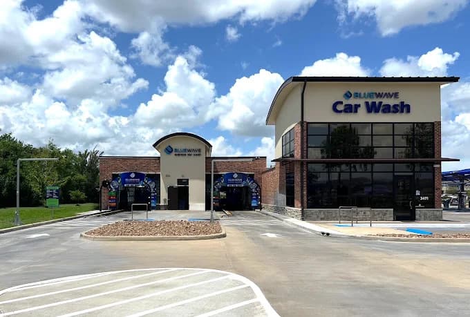 New car wash opens in Pearland
