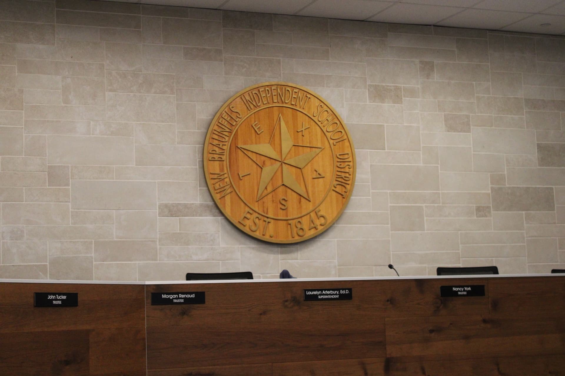NBISD trustee to leave board for Comal County commissioner seat