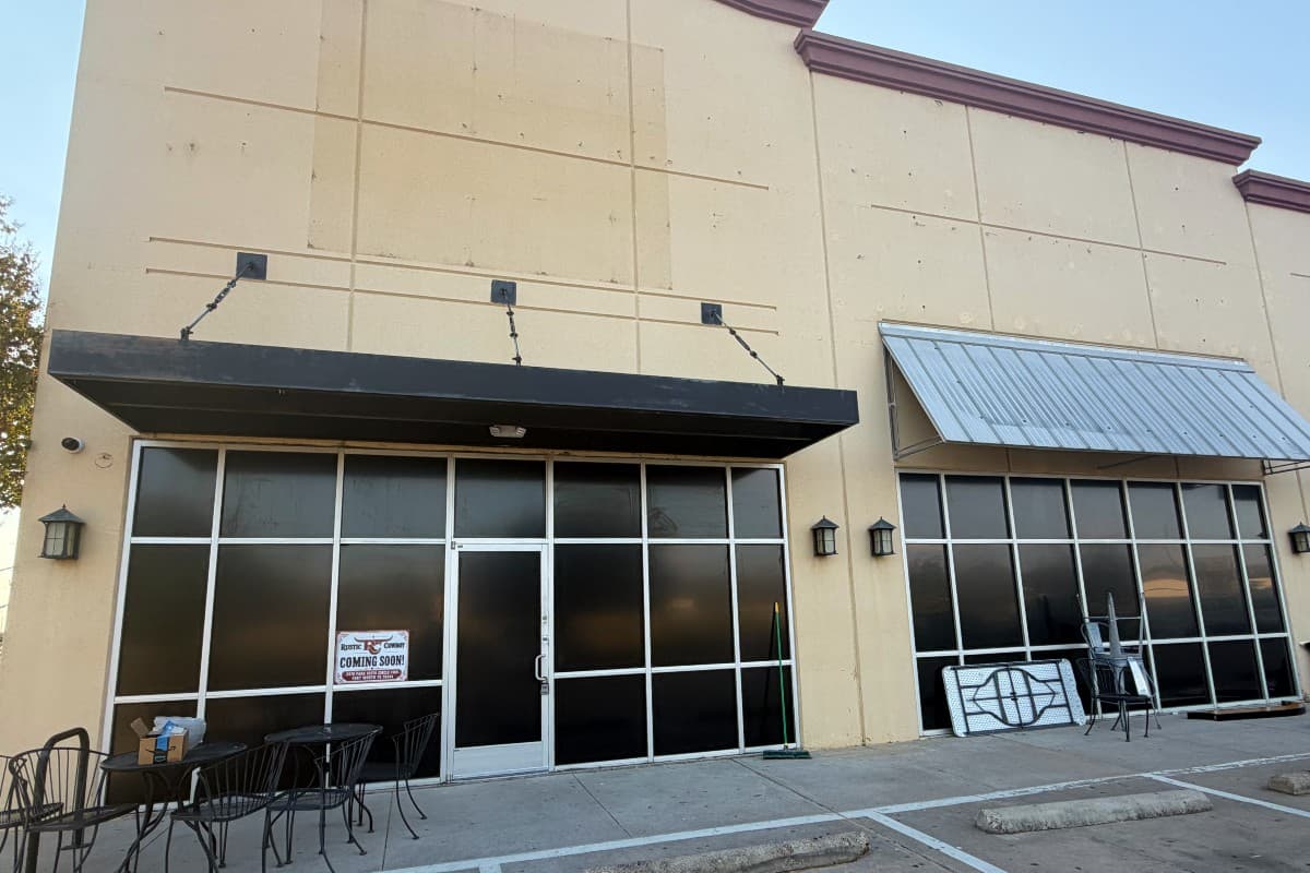 Rustic Cowboy Bar & Dance Hall offers dance lessons, live music in Fort Worth