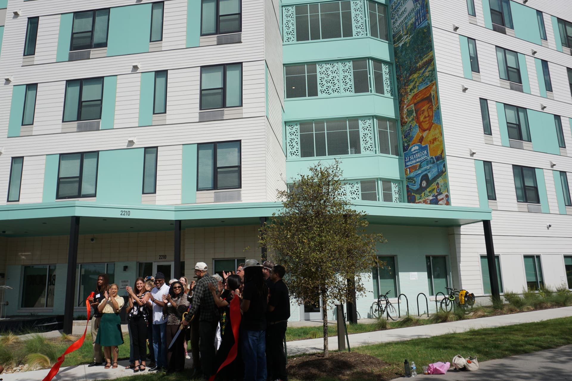 Mural honoring Roger Taylor Sr. unveiled at East Austin's Seabrook Square II