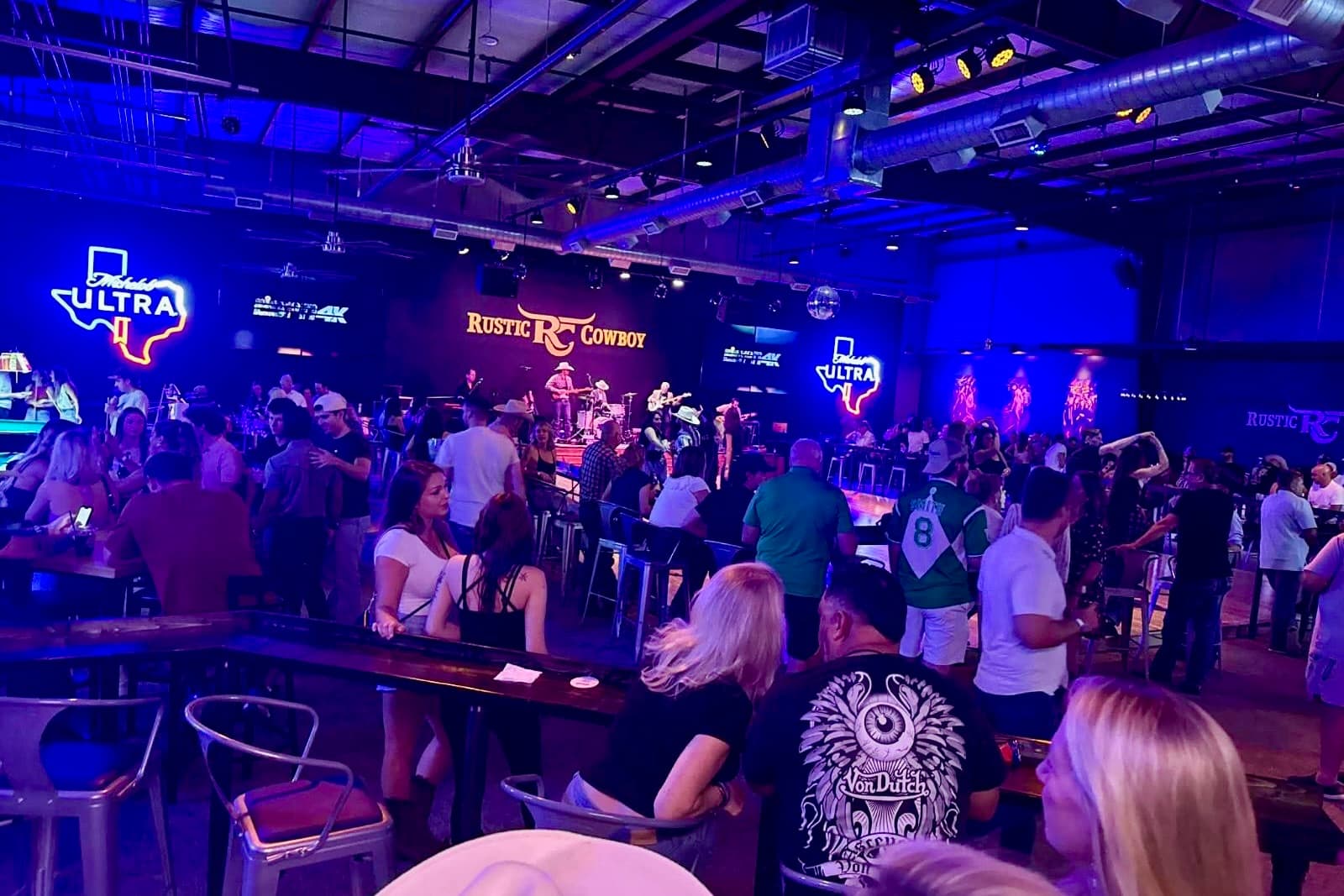 Rustic Cowboy Bar & Dance Hall offers dance lessons, live music in Fort Worth