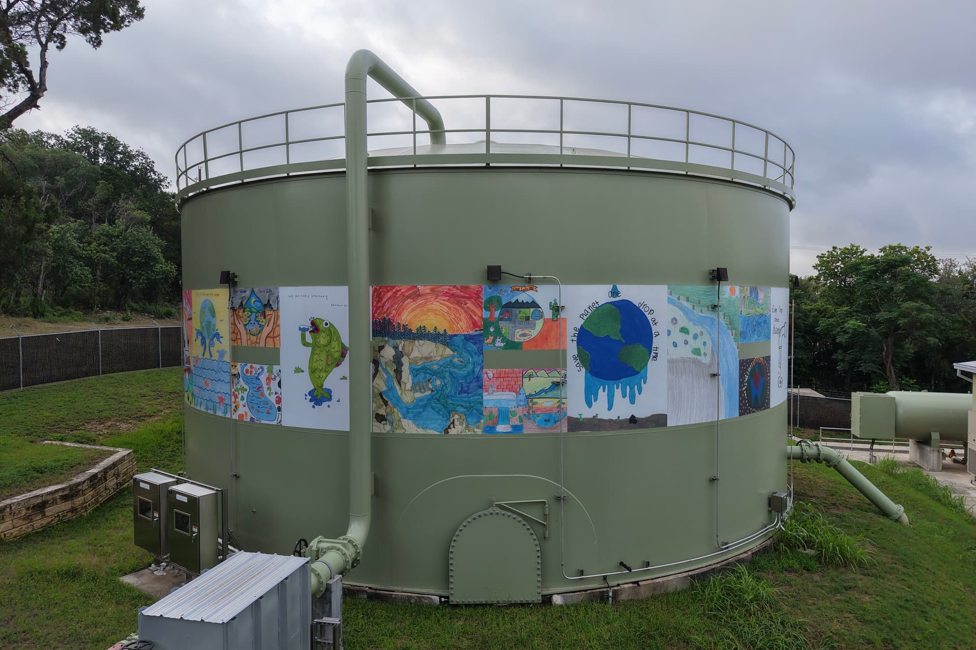Travis County’s Water District 10 unveils student water tank murals