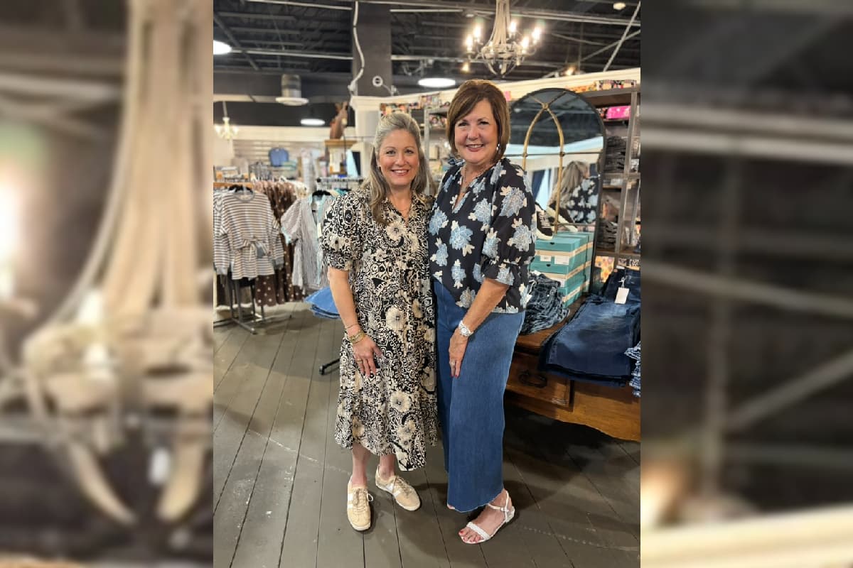 Bucketheads sells clothing, gifts in Grapevine