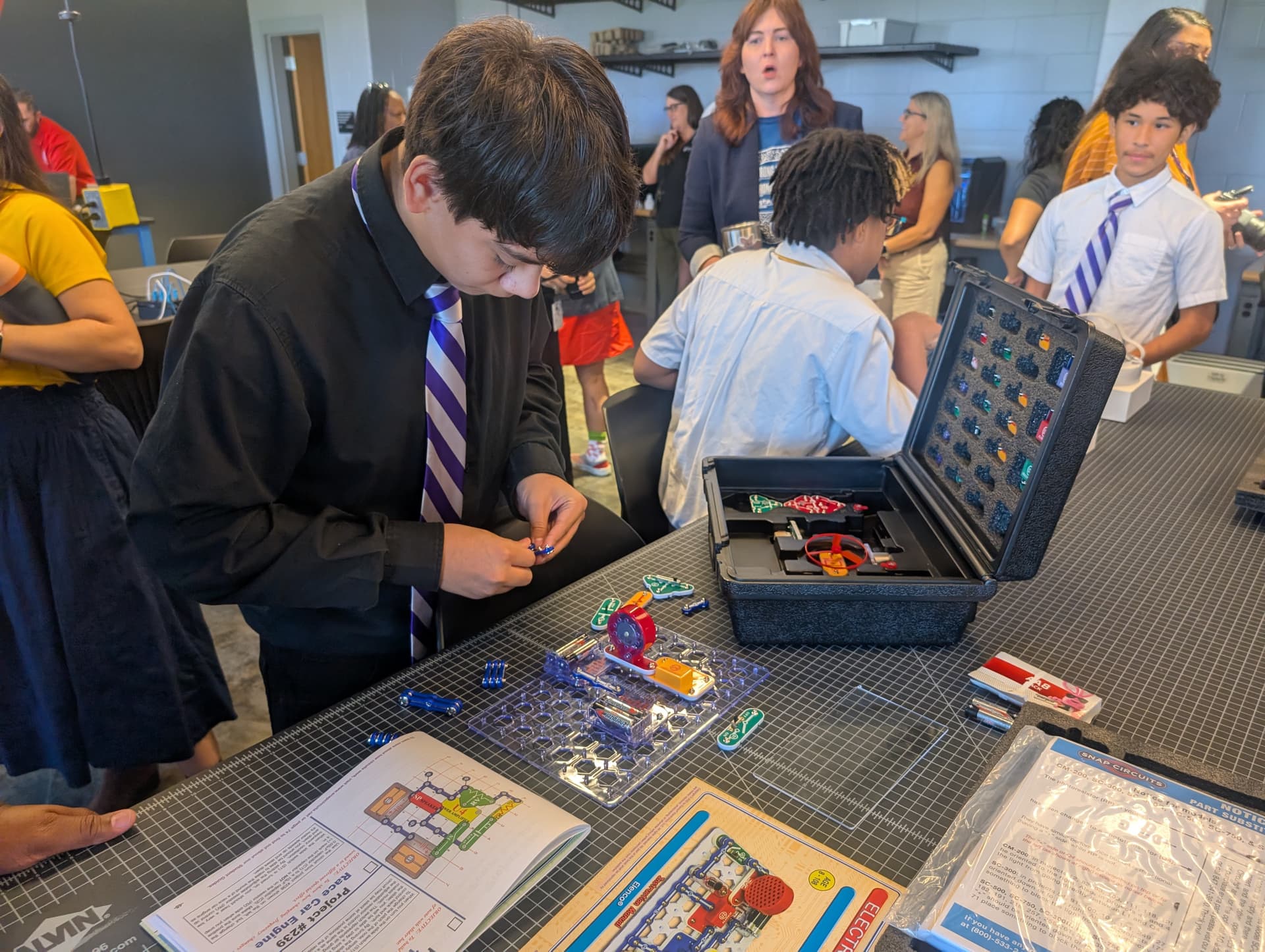 Gus Garcia Young Men's Leadership Academy opens Verizon tech lab