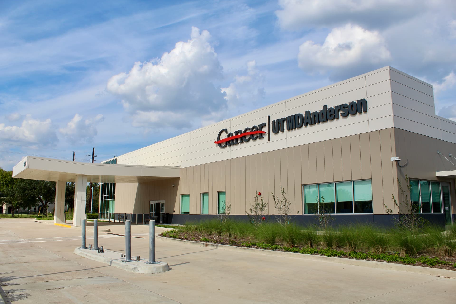 MD Anderson Center holds ribbon cutting for diagnostic imaging clinic in northwest Houston