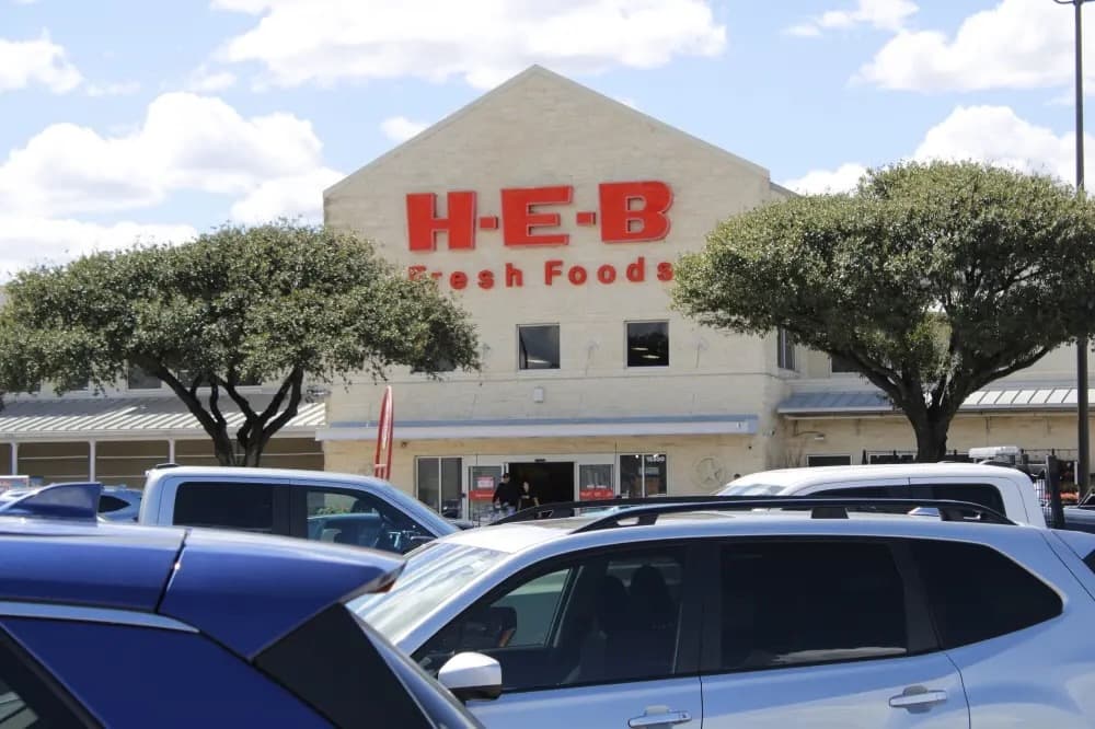 New H-E-B and apartments: 5 major Austin-area permits filed this week