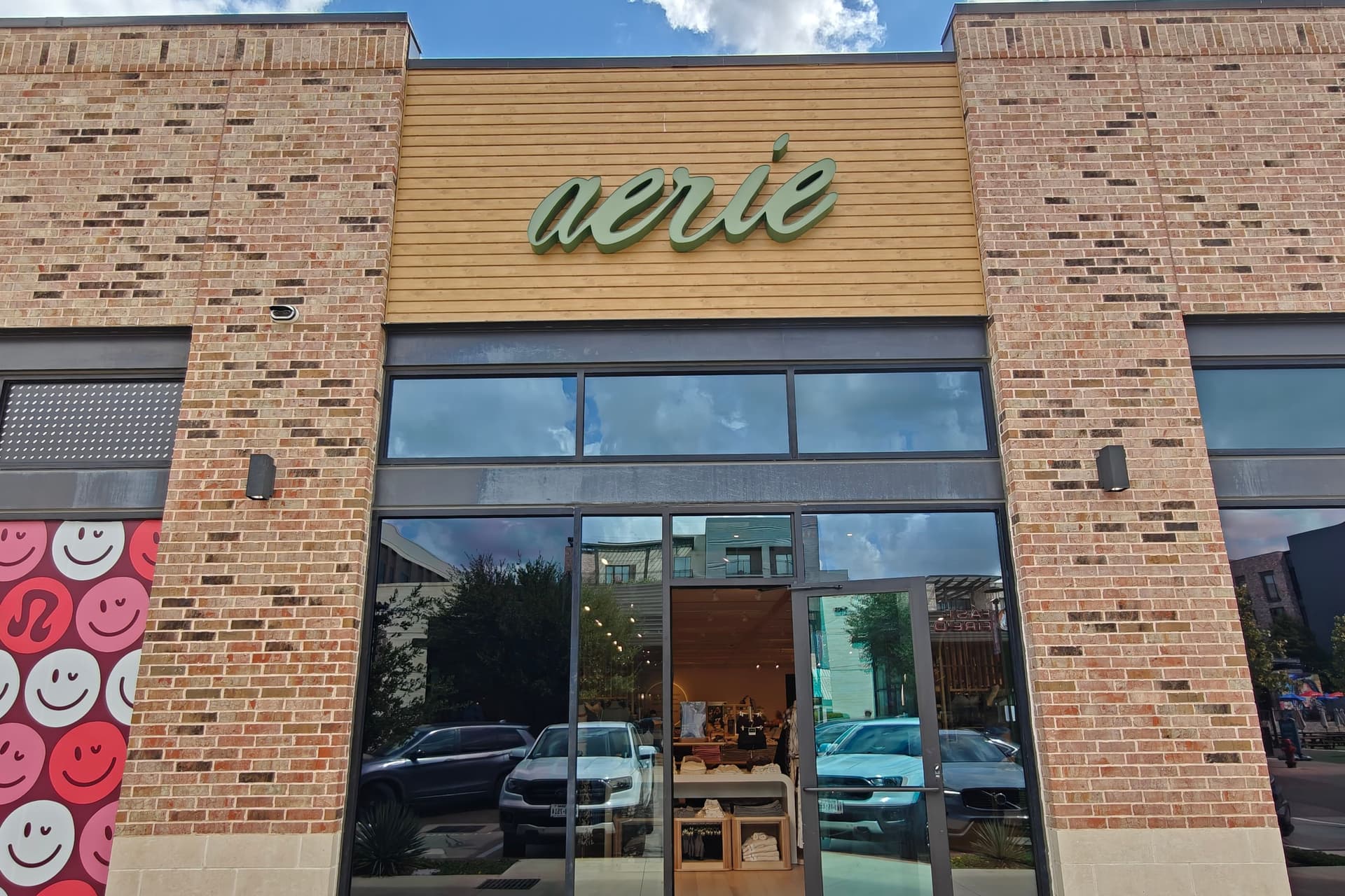 Aerie opens in College Station's Century Square