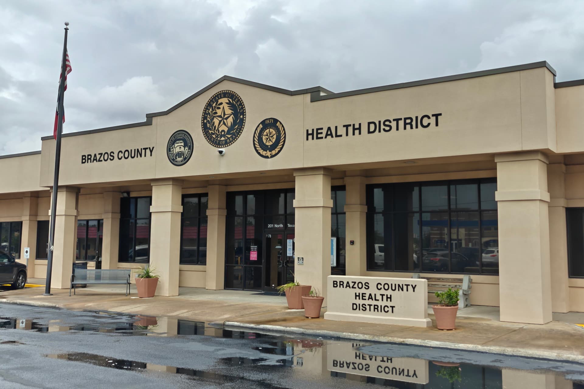Brazos County Health District Director Santos Navarrette Jr. to retire
