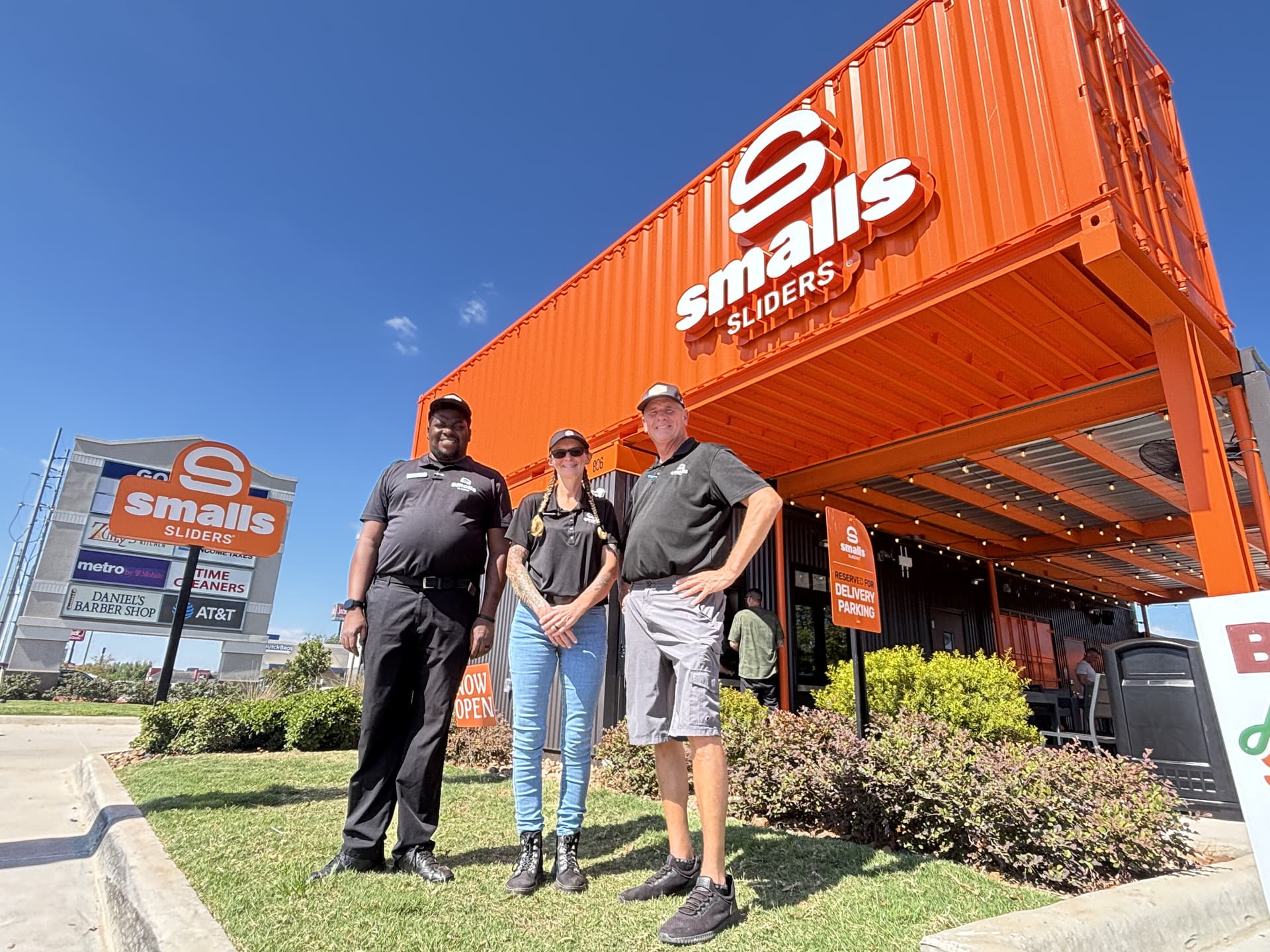 Smalls Sliders reopens in Willis after fire
