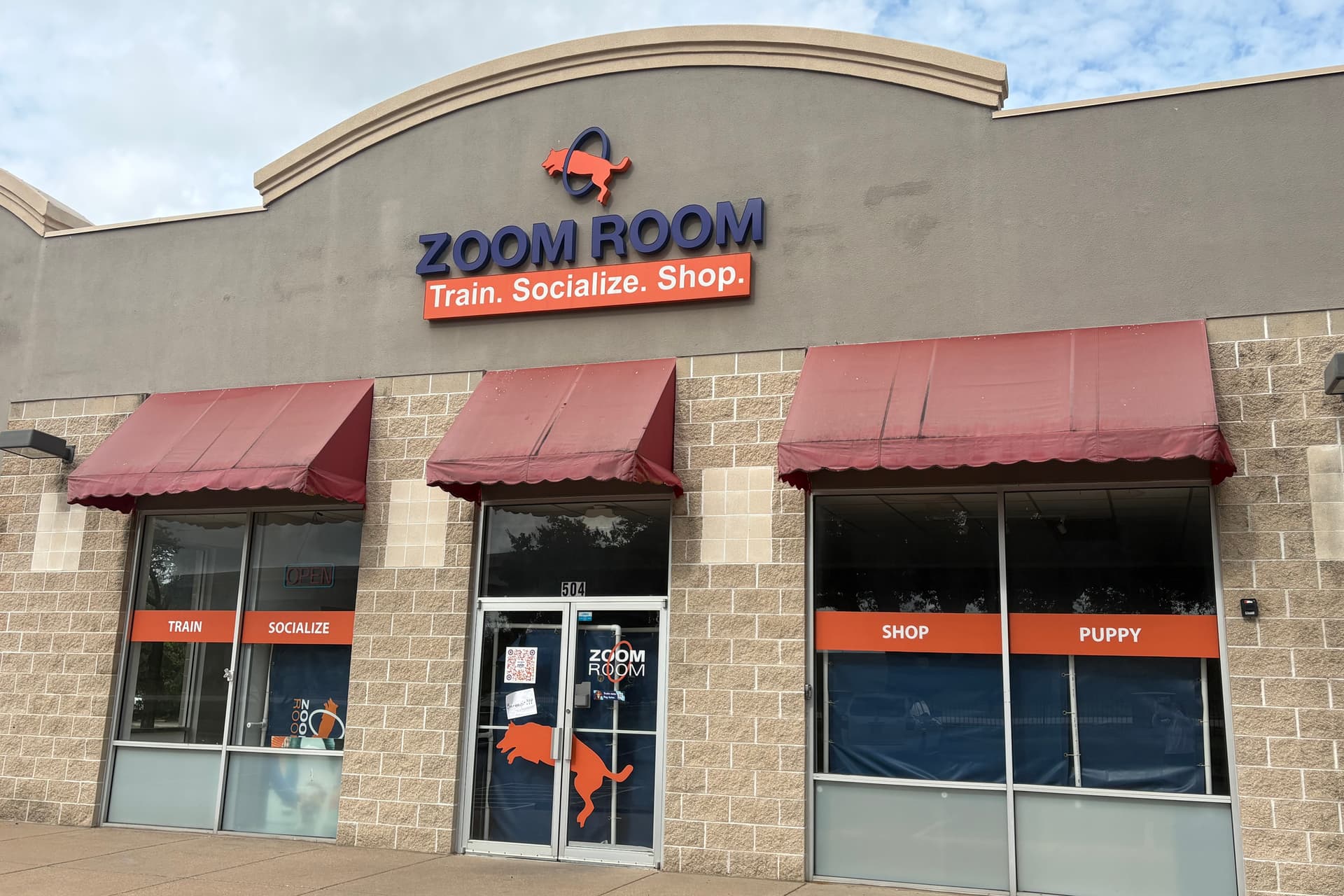 Indoor dog training gym closes in South Austin