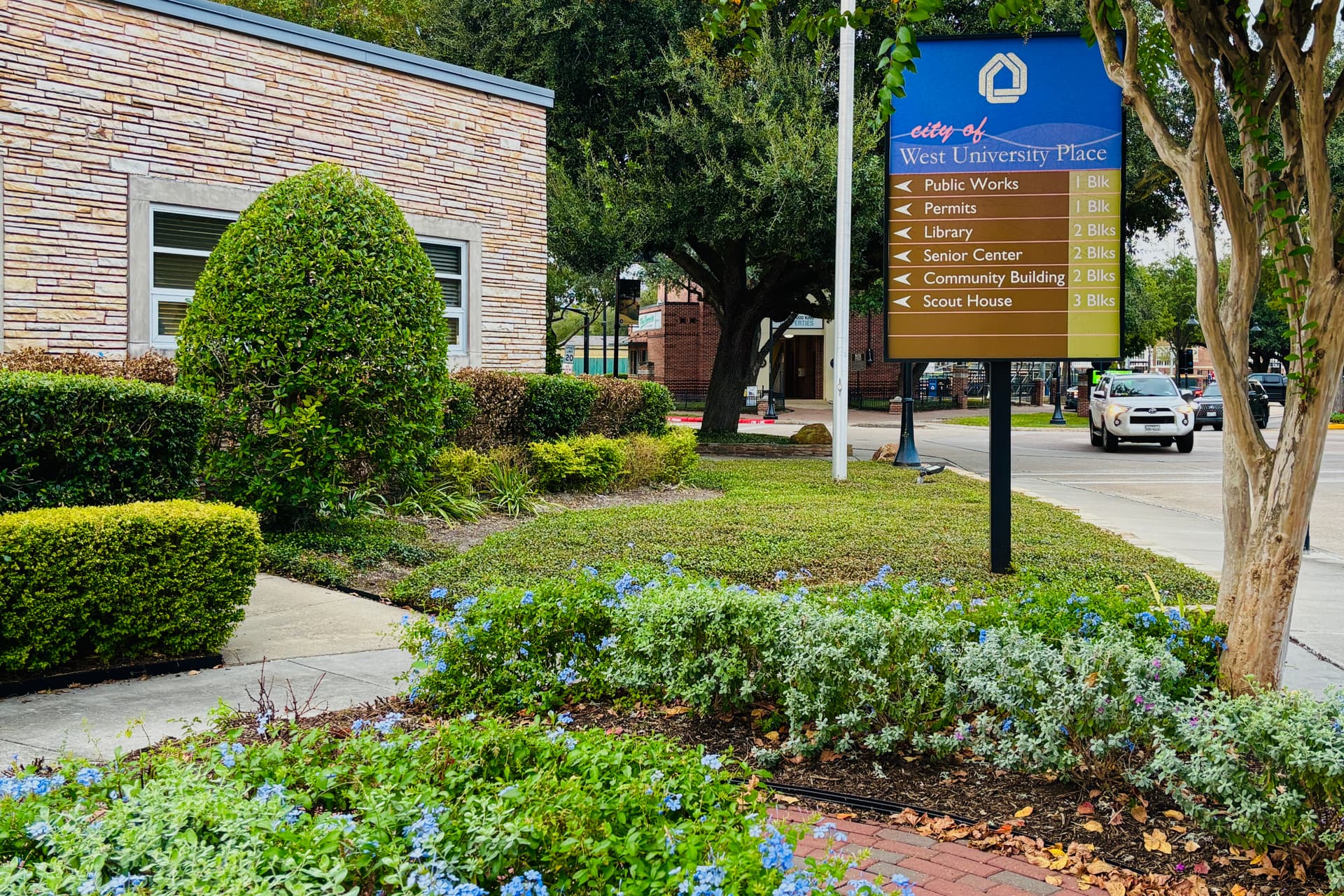 West U awards nearly $630K construction contract for recreation center renovations