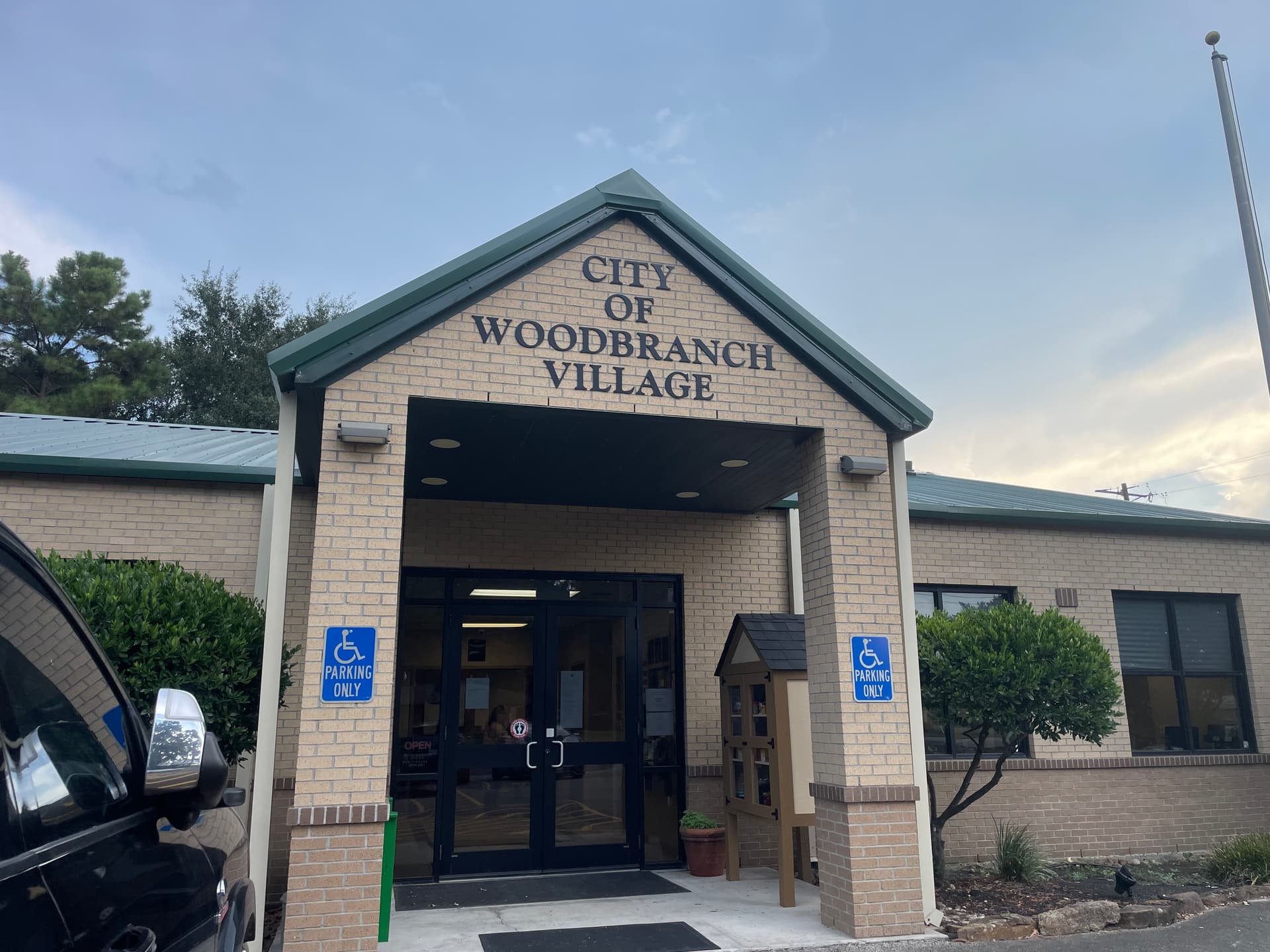 Woodbranch Village city officials working to replace 3 key positions