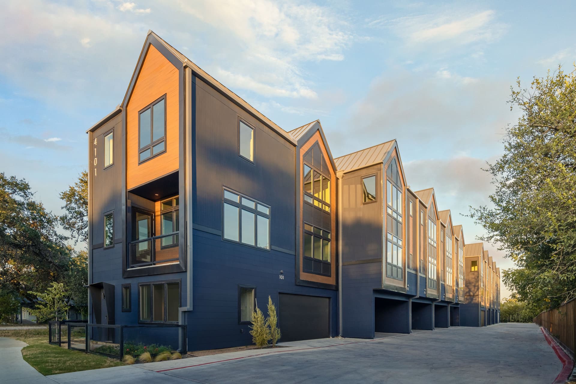 New townhome community on Menchaca completes construction