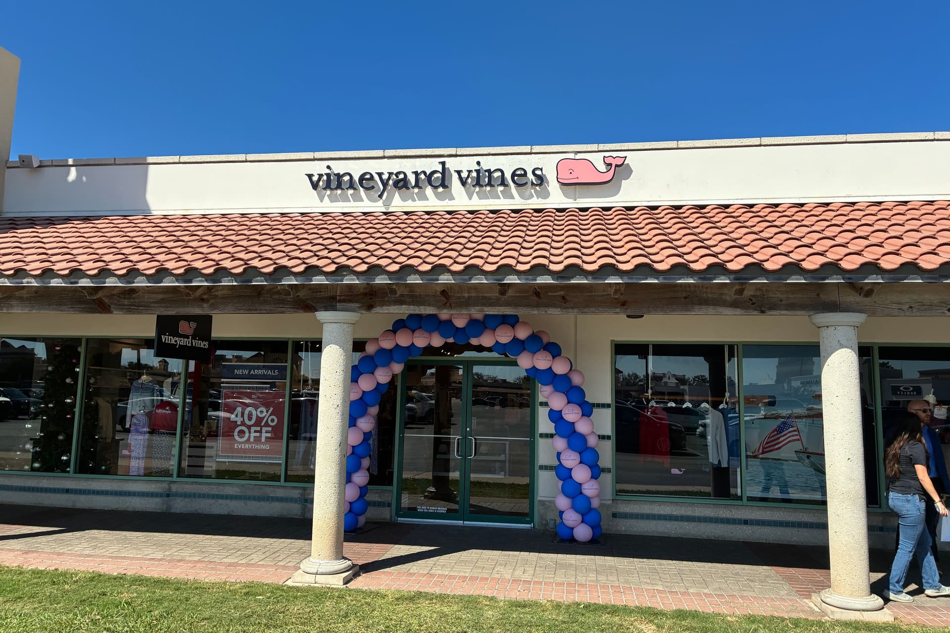 Vineyard Vines relocates within San Marcos Premium Outlets